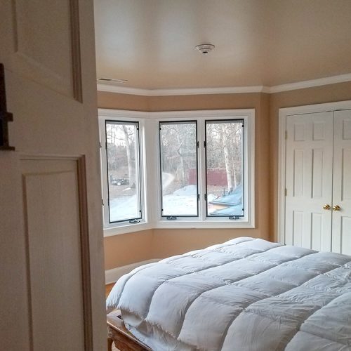 Single Queen Room with Private bath (Room 4)