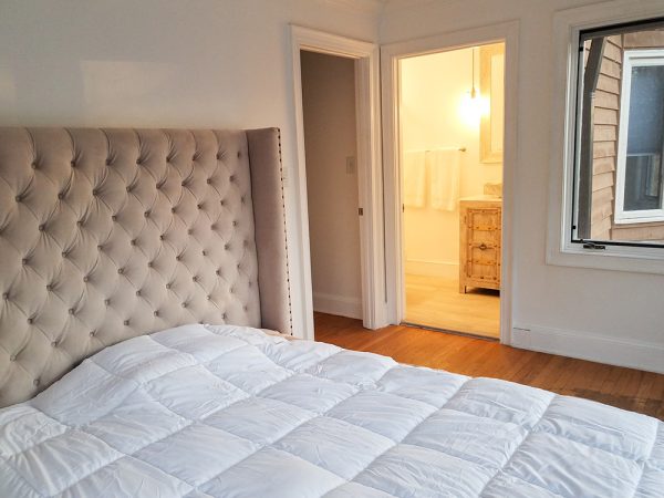Single Queen Room with Private Bath (Room 6)