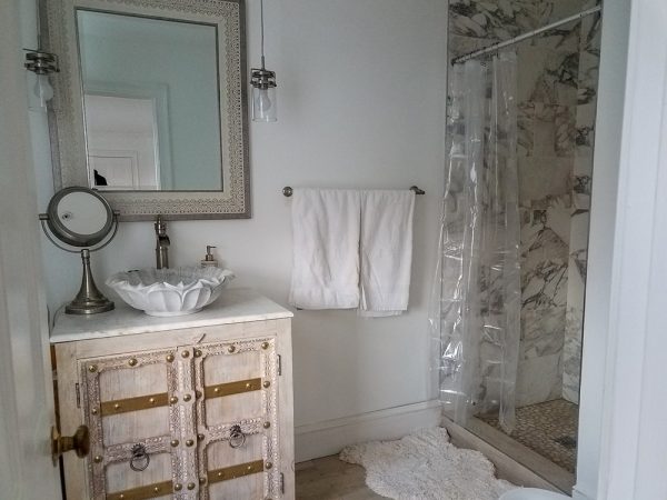 Single King Room with Private Bath (Room 7)